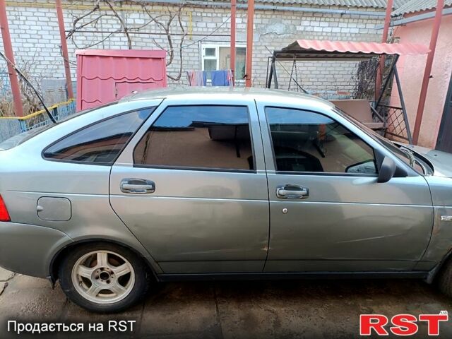 Серый ВАЗ Priora, объемом двигателя 16 л и пробегом 188 тыс. км за 2000 $, фото 5 на Automoto.ua