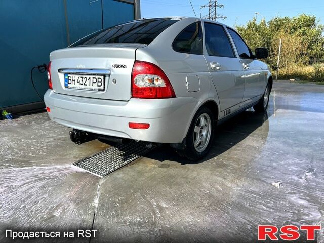 Серый ВАЗ Priora, объемом двигателя 1.6 л и пробегом 278 тыс. км за 2350 $, фото 3 на Automoto.ua