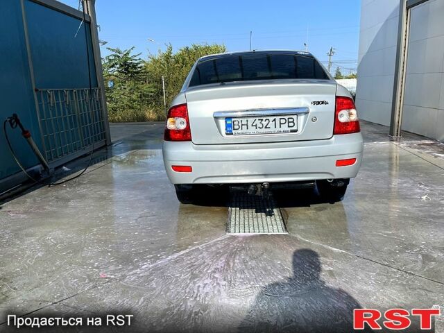 Серый ВАЗ Priora, объемом двигателя 1.6 л и пробегом 278 тыс. км за 2350 $, фото 5 на Automoto.ua