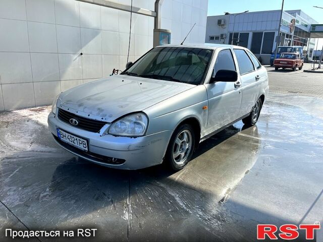 Серый ВАЗ Priora, объемом двигателя 1.6 л и пробегом 278 тыс. км за 2350 $, фото 2 на Automoto.ua