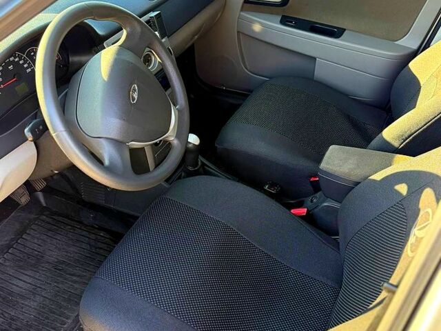 Серый ВАЗ Priora, объемом двигателя 1.6 л и пробегом 40 тыс. км за 4500 $, фото 4 на Automoto.ua