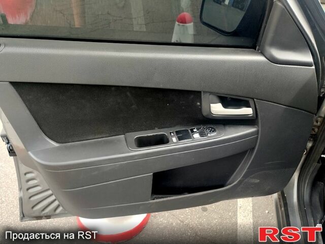 ВАЗ Priora 2013 в Киеве на Automoto.ua Серый ВАЗ Priora, объемом двигателя 1.6 л и пробегом 180 тыс. км за 3850 $, фото 8 на Automoto.ua