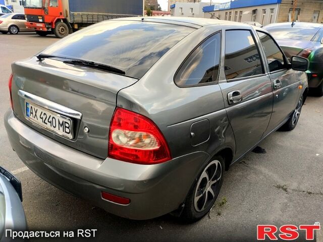 ВАЗ Priora 2013 в Киеве на Automoto.ua Серый ВАЗ Priora, объемом двигателя 1.6 л и пробегом 180 тыс. км за 3850 $, фото 3 на Automoto.ua