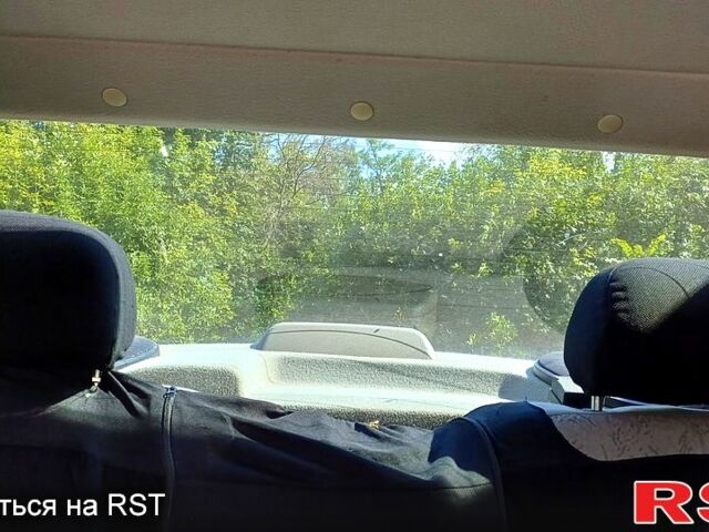 Серый ВАЗ Priora, объемом двигателя 1.6 л и пробегом 300 тыс. км за 3000 $, фото 4 на Automoto.ua