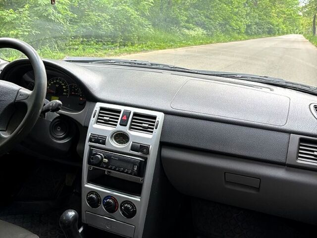 Серый ВАЗ Priora, объемом двигателя 1.6 л и пробегом 170 тыс. км за 2350 $, фото 10 на Automoto.ua