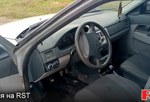 Серый ВАЗ Priora, объемом двигателя 1.6 л и пробегом 178 тыс. км за 2550 $, фото 8 на Automoto.ua