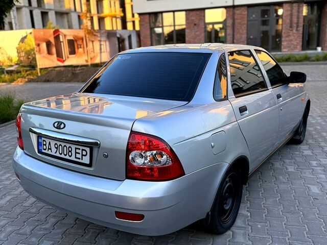 Серый ВАЗ Priora, объемом двигателя 1.6 л и пробегом 184 тыс. км за 2000 $, фото 4 на Automoto.ua