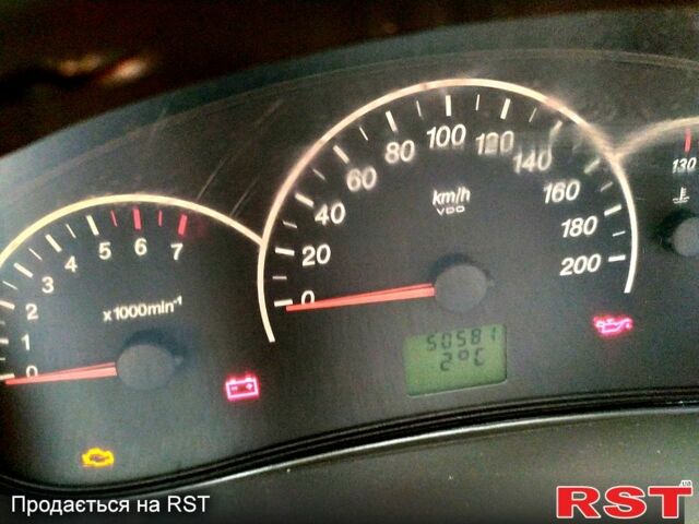 Серый ВАЗ Priora, объемом двигателя 1.6 л и пробегом 50 тыс. км за 4000 $, фото 4 на Automoto.ua