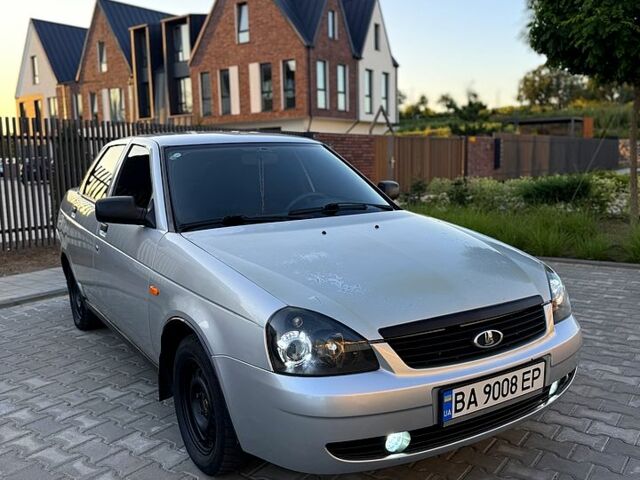 Серый ВАЗ Priora, объемом двигателя 1.6 л и пробегом 184 тыс. км за 2000 $, фото 1 на Automoto.ua