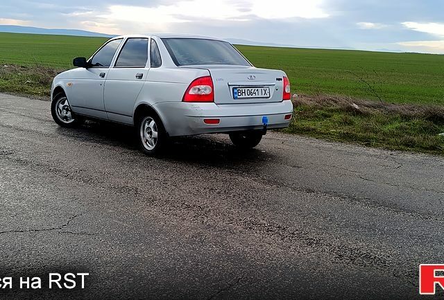 Серый ВАЗ Priora, объемом двигателя 1.6 л и пробегом 178 тыс. км за 2550 $, фото 2 на Automoto.ua