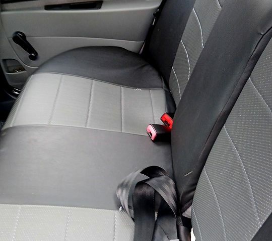 Сірий ВАЗ Priora, об'ємом двигуна 1.6 л та пробігом 155 тис. км за 3100 $, фото 5 на Automoto.ua