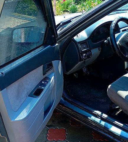 Серый ВАЗ Priora, объемом двигателя 1.6 л и пробегом 160 тыс. км за 2000 $, фото 2 на Automoto.ua