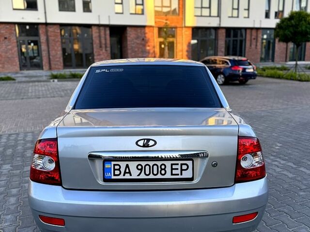 Серый ВАЗ Priora, объемом двигателя 1.6 л и пробегом 184 тыс. км за 2000 $, фото 3 на Automoto.ua