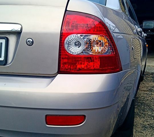 Сірий ВАЗ Priora, об'ємом двигуна 1.6 л та пробігом 155 тис. км за 3100 $, фото 1 на Automoto.ua