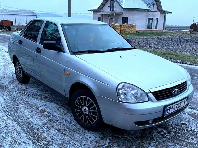 Серый ВАЗ Priora, объемом двигателя 1.6 л и пробегом 129 тыс. км за 3600 $, фото 1 на Automoto.ua