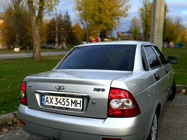 Сірий ВАЗ Priora, об'ємом двигуна 1.6 л та пробігом 180 тис. км за 2550 $, фото 2 на Automoto.ua