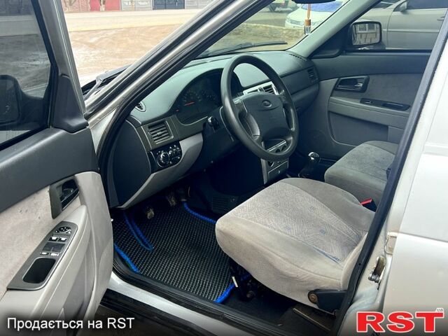 Серый ВАЗ Priora, объемом двигателя 1.6 л и пробегом 192 тыс. км за 2600 $, фото 9 на Automoto.ua
