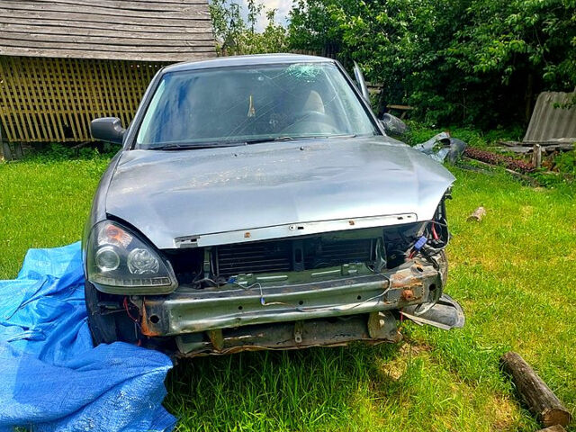 Серый ВАЗ Priora, объемом двигателя 1.6 л и пробегом 198 тыс. км за 720 $, фото 2 на Automoto.ua