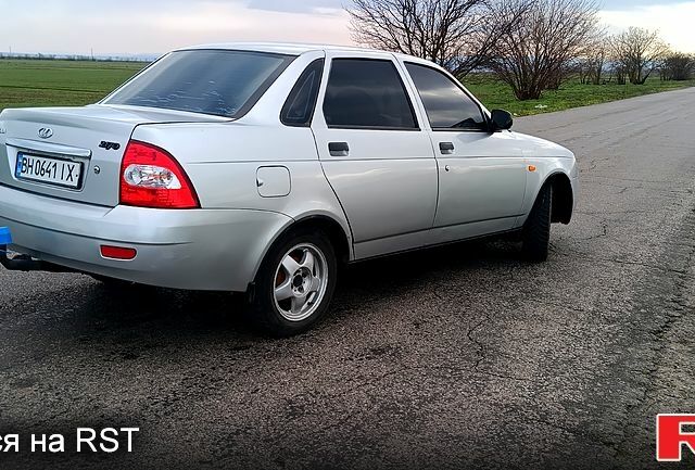 Серый ВАЗ Priora, объемом двигателя 1.6 л и пробегом 178 тыс. км за 2550 $, фото 4 на Automoto.ua