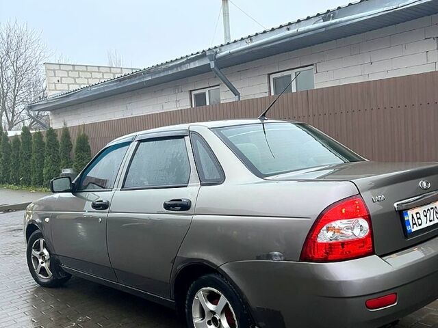 Серый ВАЗ Priora, объемом двигателя 1.6 л и пробегом 270 тыс. км за 2100 $, фото 3 на Automoto.ua