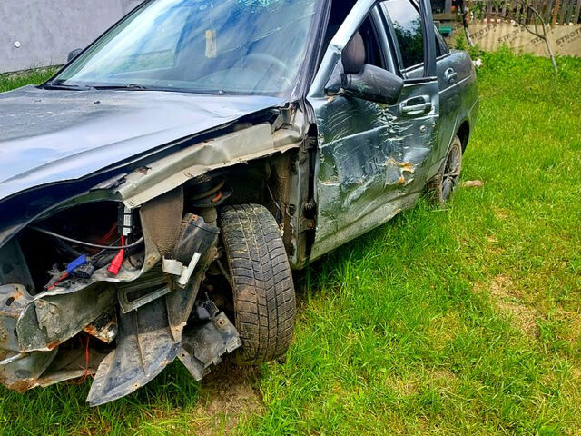 Серый ВАЗ Priora, объемом двигателя 1.6 л и пробегом 198 тыс. км за 720 $, фото 1 на Automoto.ua