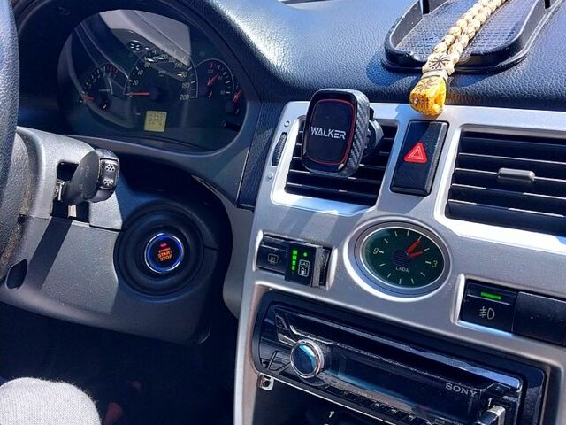 Серый ВАЗ Priora, объемом двигателя 1.6 л и пробегом 126 тыс. км за 3900 $, фото 3 на Automoto.ua