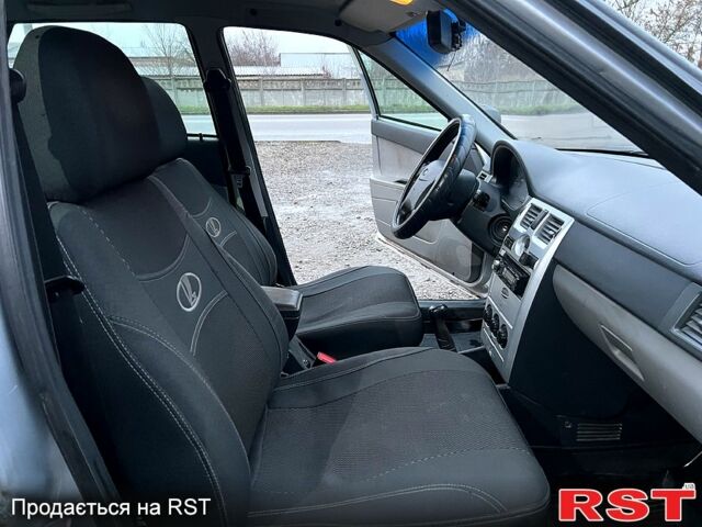 Серый ВАЗ Priora, объемом двигателя 1.6 л и пробегом 83 тыс. км за 2900 $, фото 9 на Automoto.ua