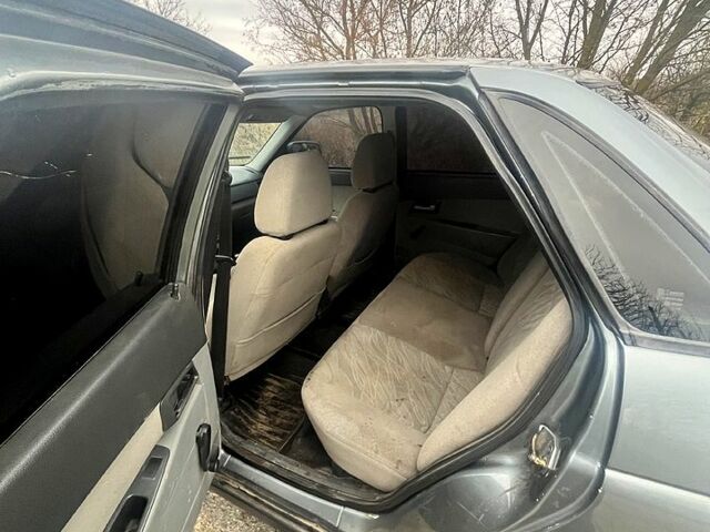 Серый ВАЗ Priora, объемом двигателя 1.6 л и пробегом 250 тыс. км за 2000 $, фото 9 на Automoto.ua