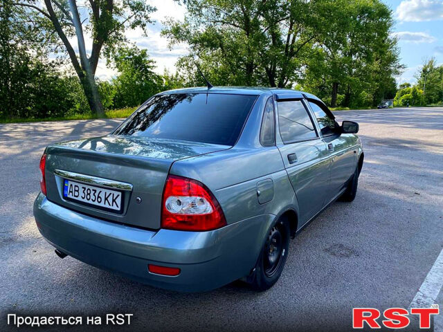Серый ВАЗ Priora, объемом двигателя 1.6 л и пробегом 161 тыс. км за 1750 $, фото 1 на Automoto.ua