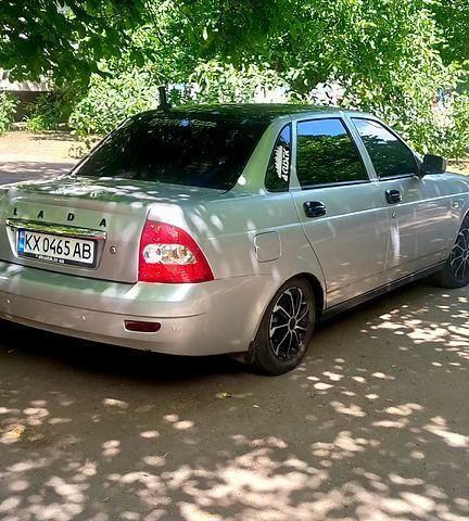 Серый ВАЗ Priora, объемом двигателя 1.6 л и пробегом 284 тыс. км за 2050 $, фото 4 на Automoto.ua