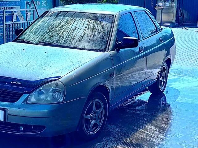 Серый ВАЗ Priora, объемом двигателя 1.6 л и пробегом 245 тыс. км за 2300 $, фото 1 на Automoto.ua