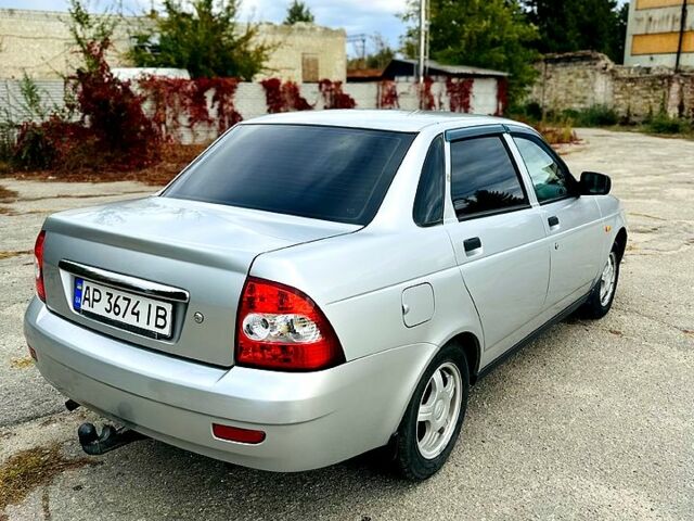 Серый ВАЗ Priora, объемом двигателя 1.6 л и пробегом 163 тыс. км за 2399 $, фото 5 на Automoto.ua