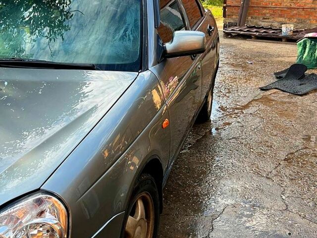 Сірий ВАЗ Priora, об'ємом двигуна 1.6 л та пробігом 287 тис. км за 2500 $, фото 1 на Automoto.ua