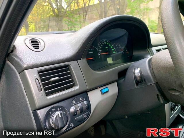 Серый ВАЗ Priora, объемом двигателя 1.6 л и пробегом 0 тыс. км за 2400 $, фото 6 на Automoto.ua