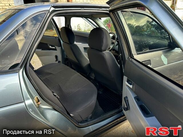 Серый ВАЗ Priora, объемом двигателя 1.6 л и пробегом 145 тыс. км за 2750 $, фото 12 на Automoto.ua