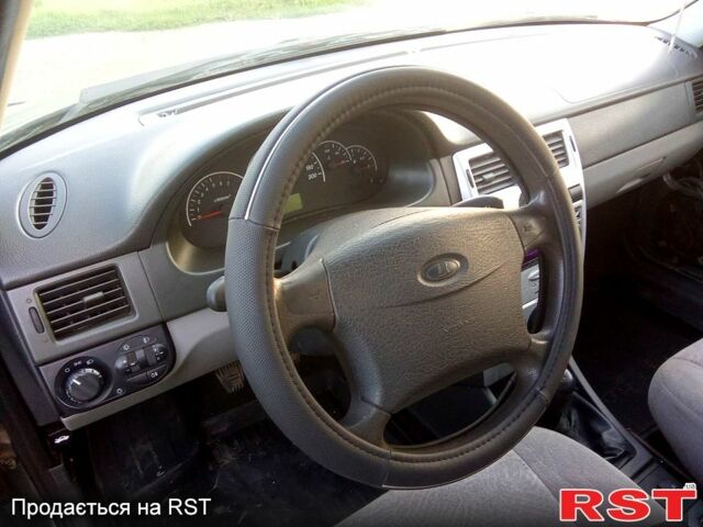Серый ВАЗ Priora, объемом двигателя 1.6 л и пробегом 90 тыс. км за 3150 $, фото 6 на Automoto.ua