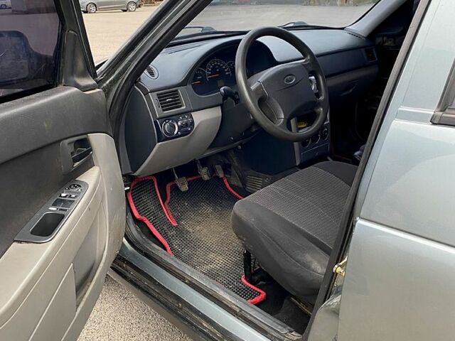 Серый ВАЗ Priora, объемом двигателя 1.6 л и пробегом 205 тыс. км за 1800 $, фото 5 на Automoto.ua