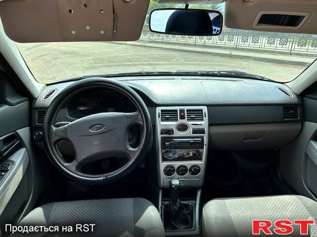 Серый ВАЗ Priora, объемом двигателя 1.6 л и пробегом 200 тыс. км за 2550 $, фото 7 на Automoto.ua