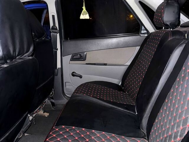 Серый ВАЗ Priora, объемом двигателя 1.6 л и пробегом 145 тыс. км за 3200 $, фото 11 на Automoto.ua