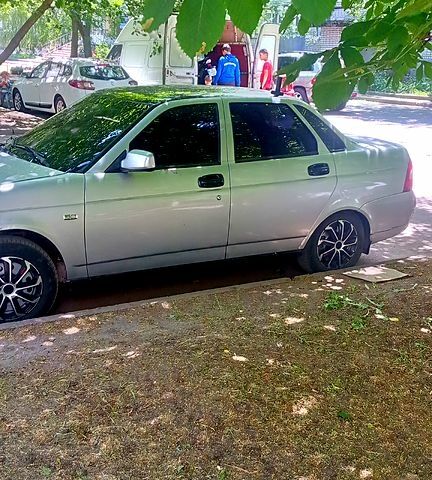 Серый ВАЗ Priora, объемом двигателя 1.6 л и пробегом 284 тыс. км за 2050 $, фото 5 на Automoto.ua