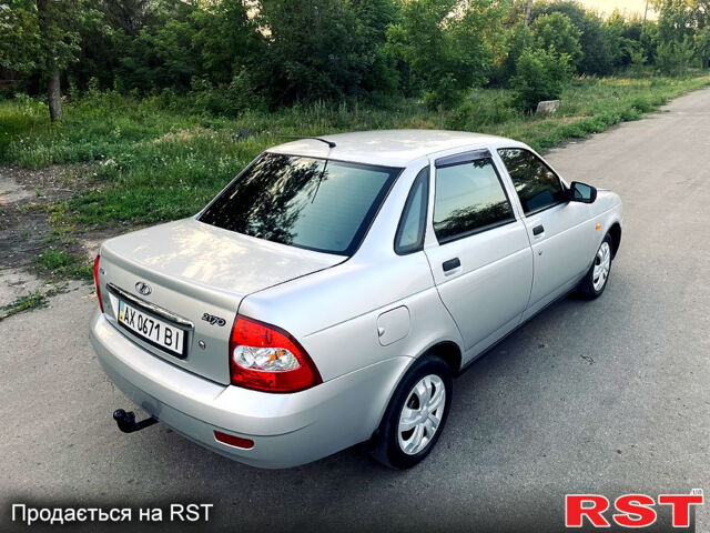 Серый ВАЗ Priora, объемом двигателя 1.6 л и пробегом 176 тыс. км за 2499 $, фото 3 на Automoto.ua