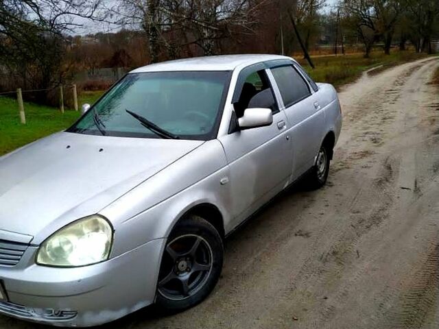 Серый ВАЗ Priora, объемом двигателя 1.6 л и пробегом 185 тыс. км за 2050 $, фото 3 на Automoto.ua