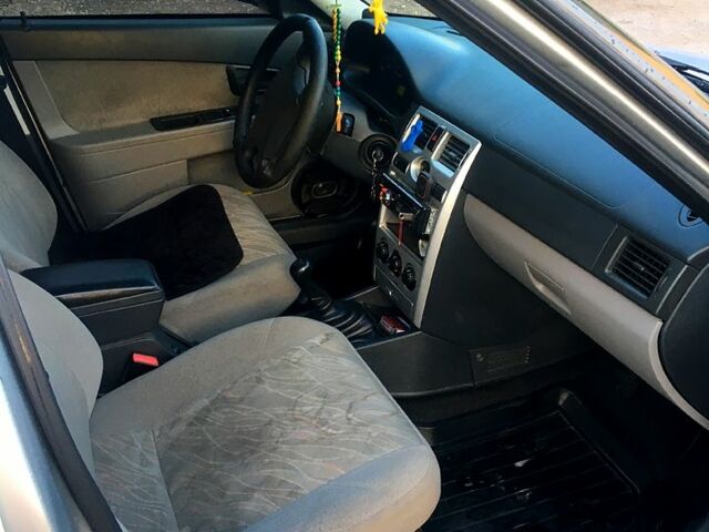 Серый ВАЗ Priora, объемом двигателя 1.6 л и пробегом 114 тыс. км за 1900 $, фото 3 на Automoto.ua