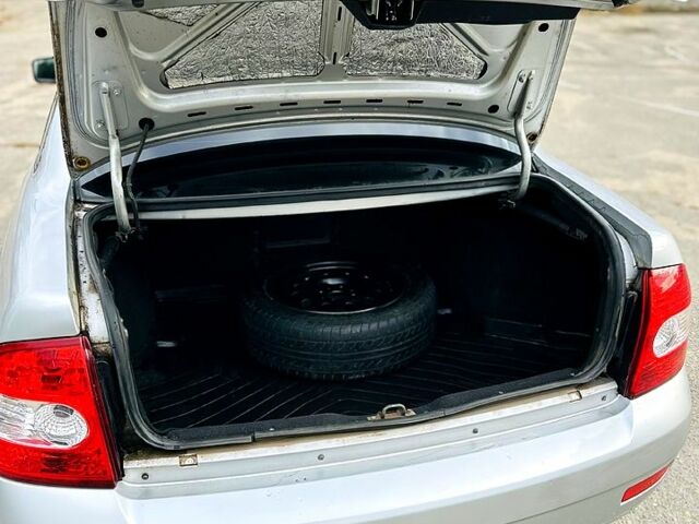 Серый ВАЗ Priora, объемом двигателя 1.6 л и пробегом 163 тыс. км за 2399 $, фото 10 на Automoto.ua