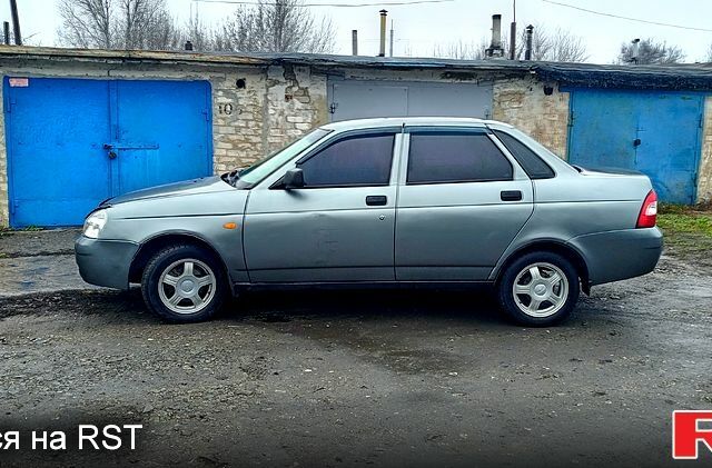 Серый ВАЗ Priora, объемом двигателя 1.6 л и пробегом 170 тыс. км за 2300 $, фото 2 на Automoto.ua