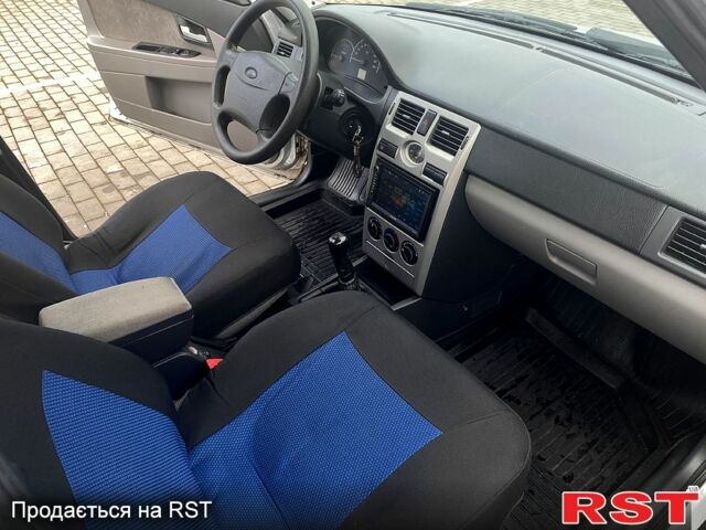 Серый ВАЗ Priora, объемом двигателя 1.6 л и пробегом 155 тыс. км за 3500 $, фото 13 на Automoto.ua