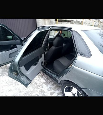 Сірий ВАЗ Priora, об'ємом двигуна 1.6 л та пробігом 255 тис. км за 3000 $, фото 6 на Automoto.ua