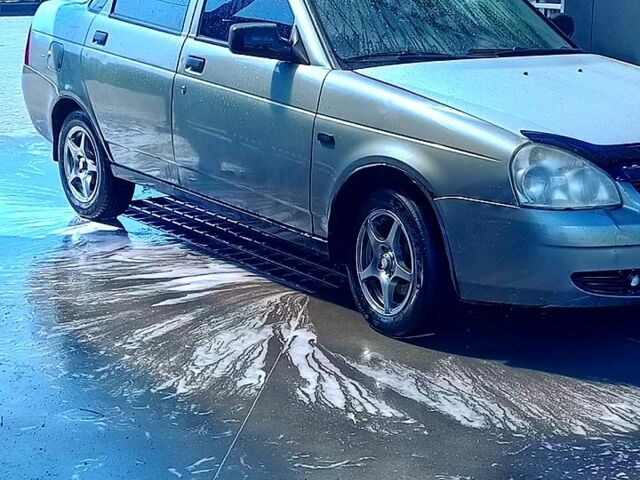 Серый ВАЗ Priora, объемом двигателя 1.6 л и пробегом 245 тыс. км за 2300 $, фото 2 на Automoto.ua