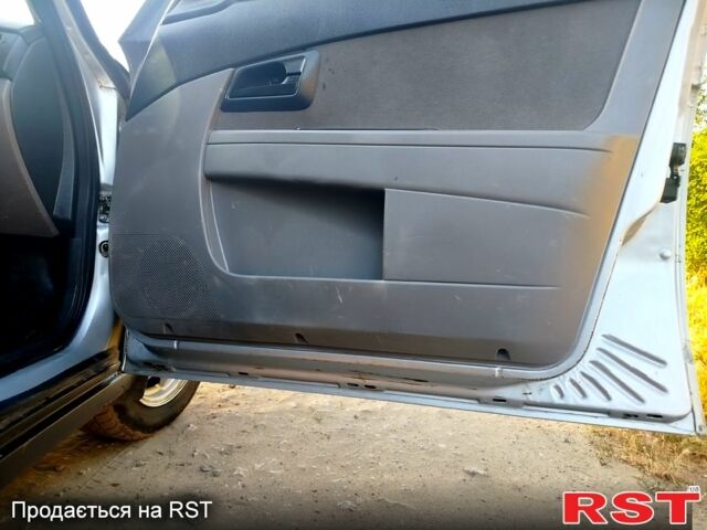 Серый ВАЗ Priora, объемом двигателя 1.6 л и пробегом 140 тыс. км за 1850 $, фото 7 на Automoto.ua