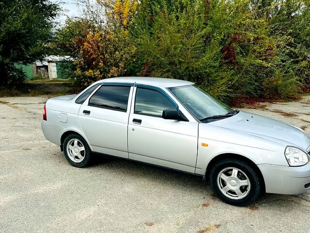 Серый ВАЗ Priora, объемом двигателя 1.6 л и пробегом 163 тыс. км за 2399 $, фото 3 на Automoto.ua